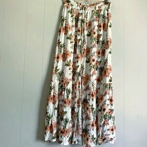 Mi Ami by Francesca’s Hibiscus Printed Maxi Skirt M